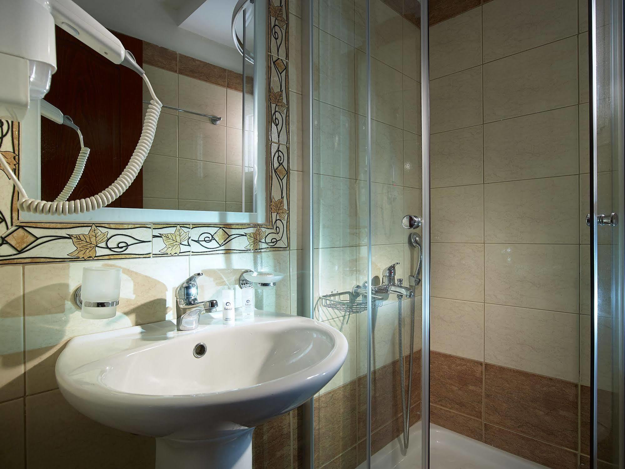 Coral Hotel Ierapetra  Bagian luar foto