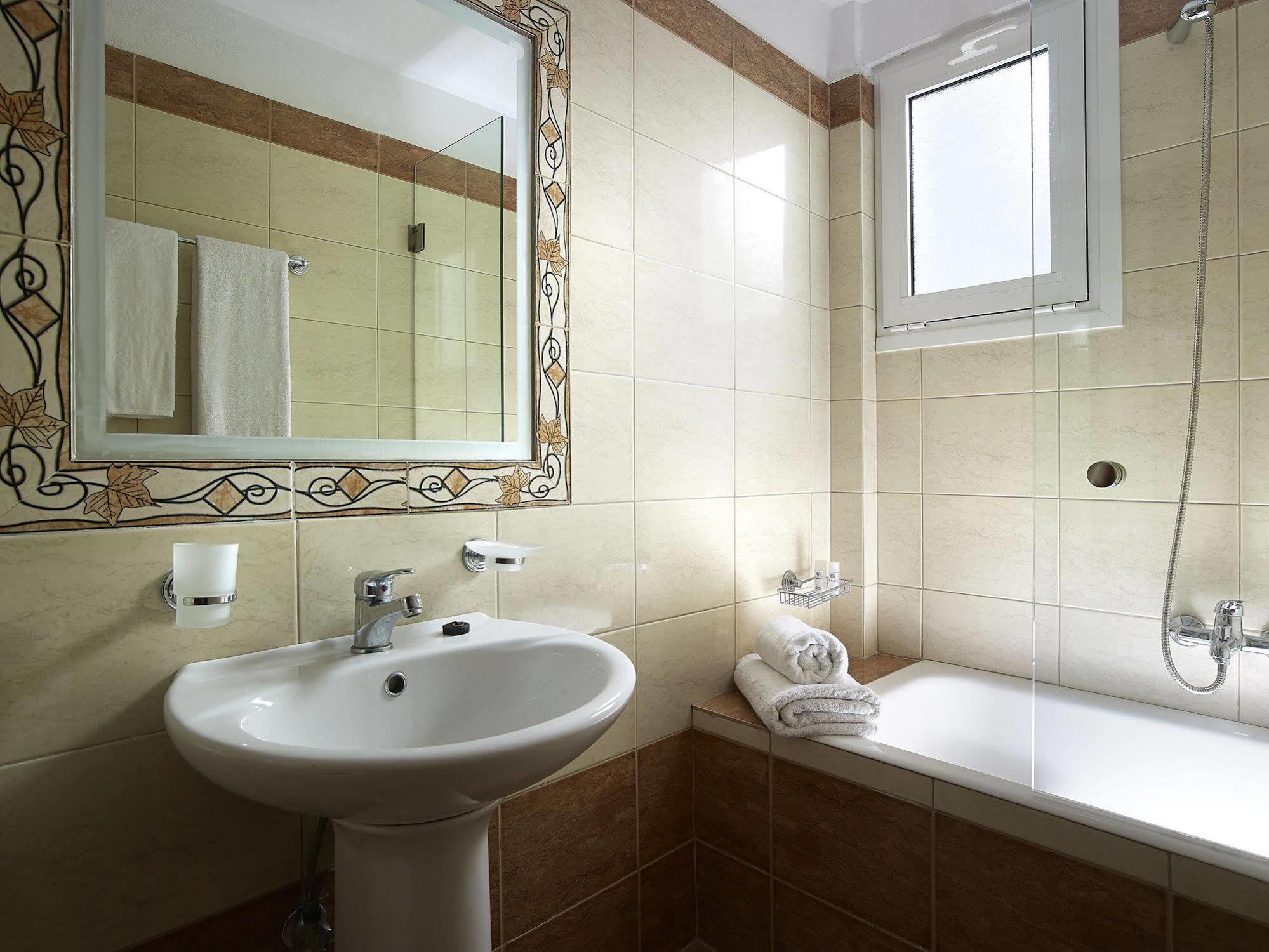 Coral Hotel Ierapetra  Bagian luar foto